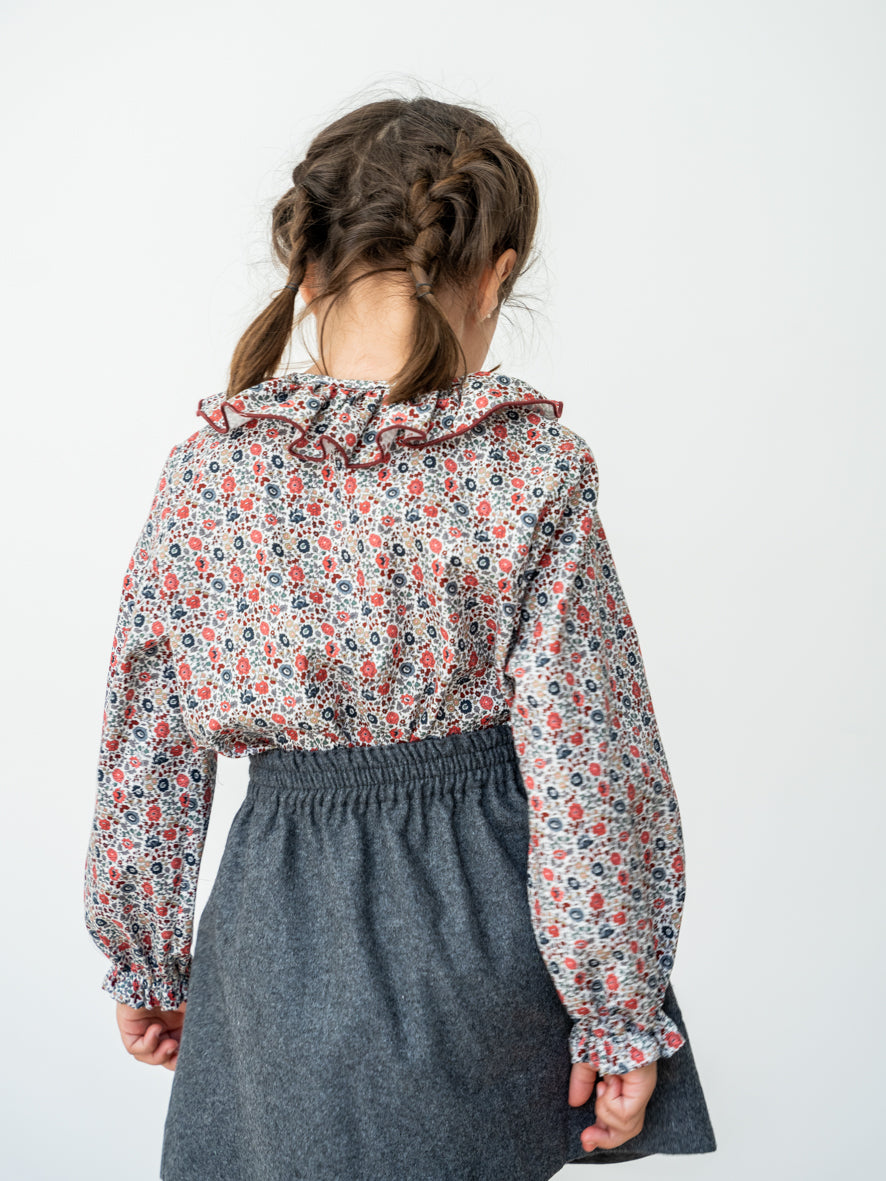 Blusa flores cuello