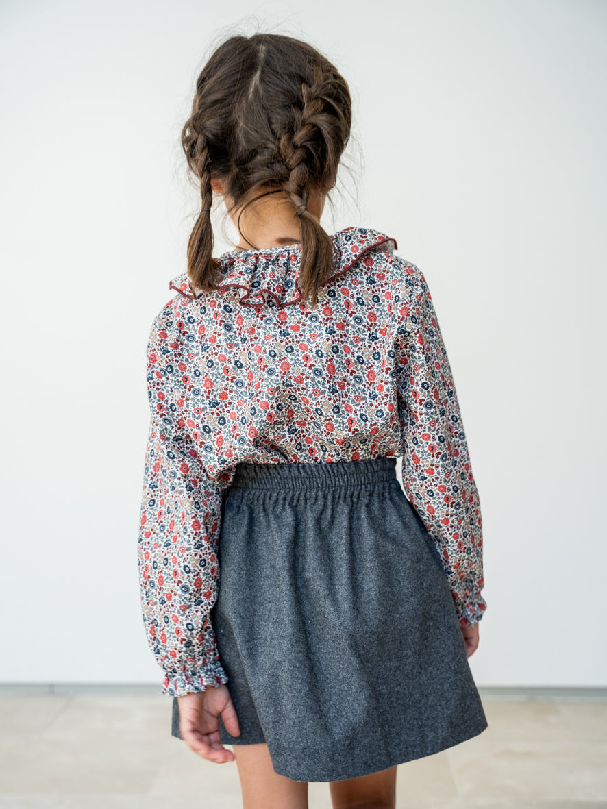 Blusa flores cuello