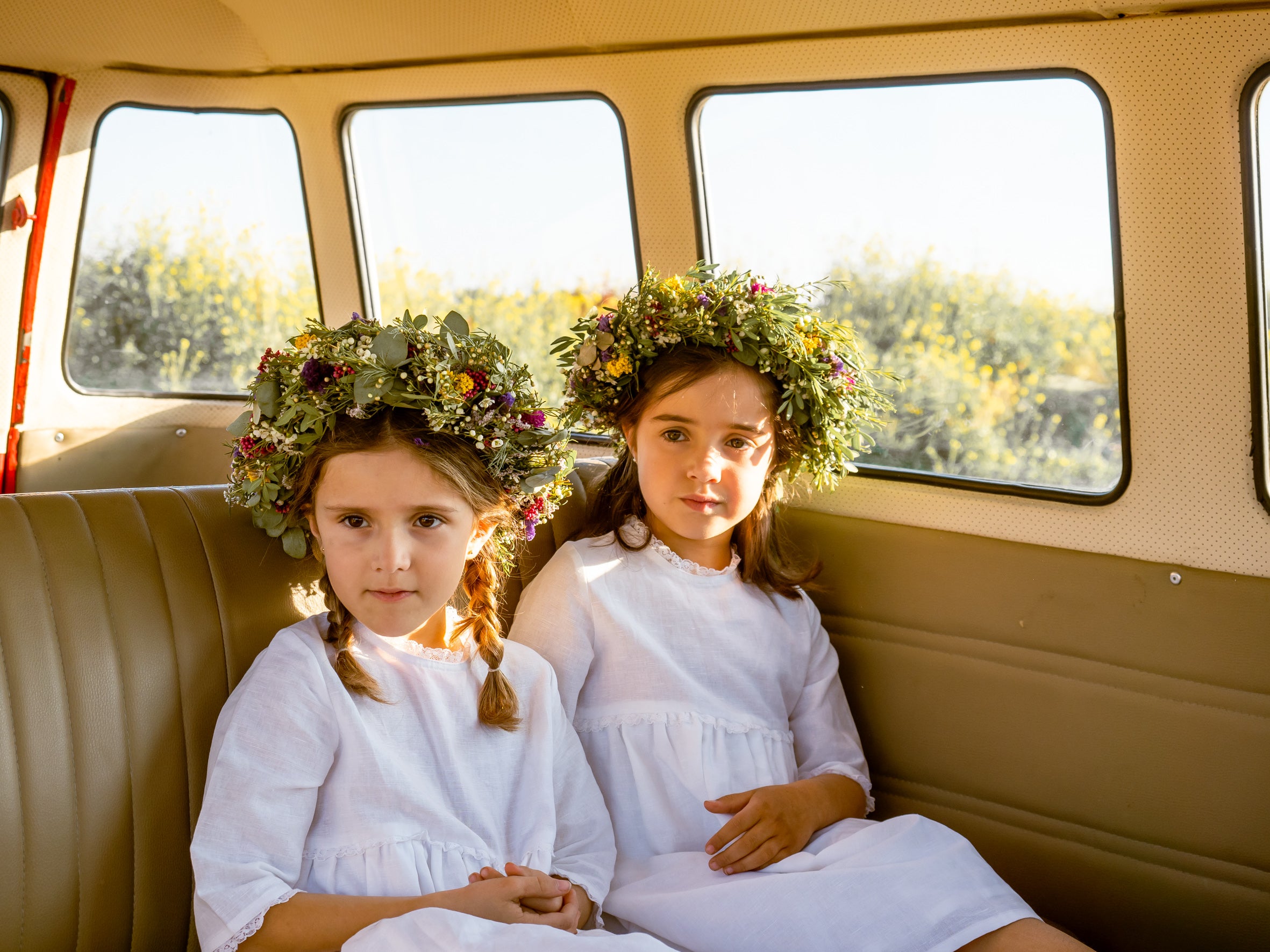 Vestido blanco puntilla para niña. Colección minis primavera